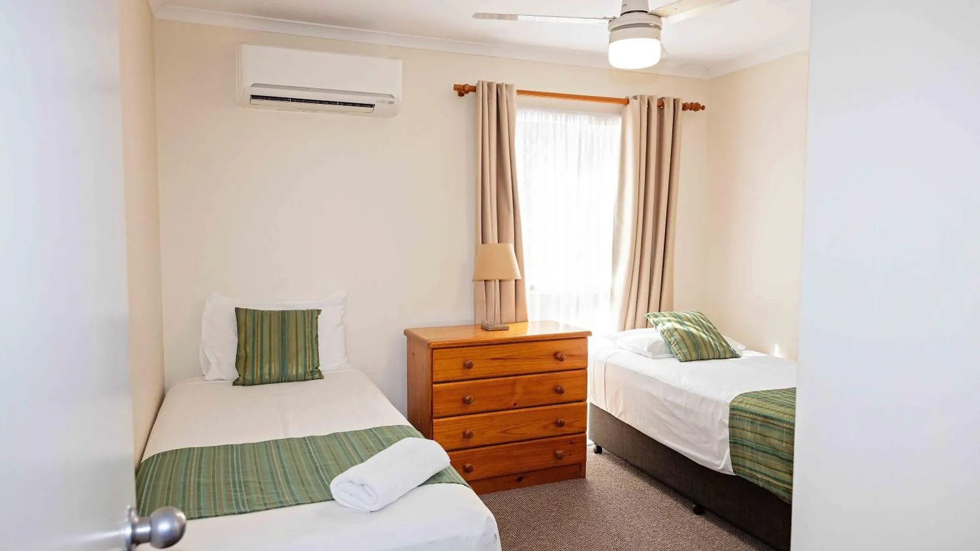 The Shores Holiday Apartments Mackay 0*,  Australia