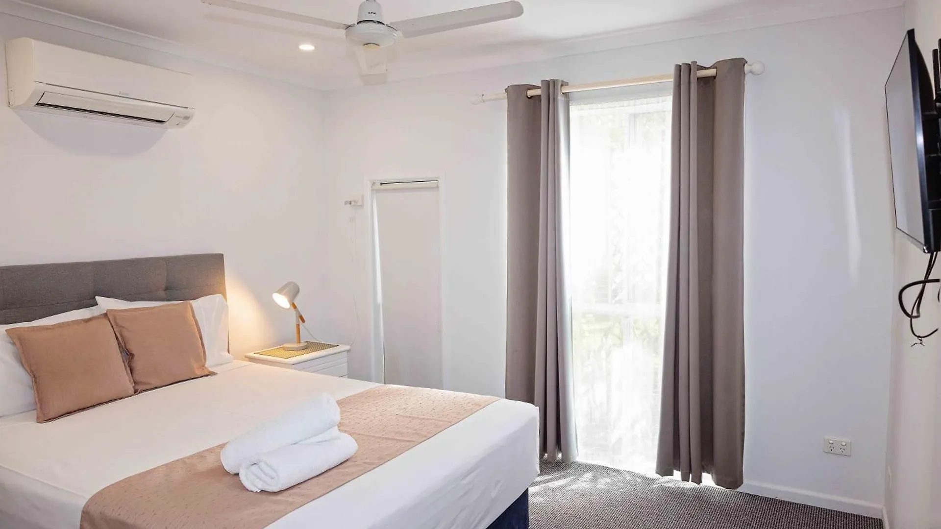 The Shores Holiday Apartments Mackay Australia