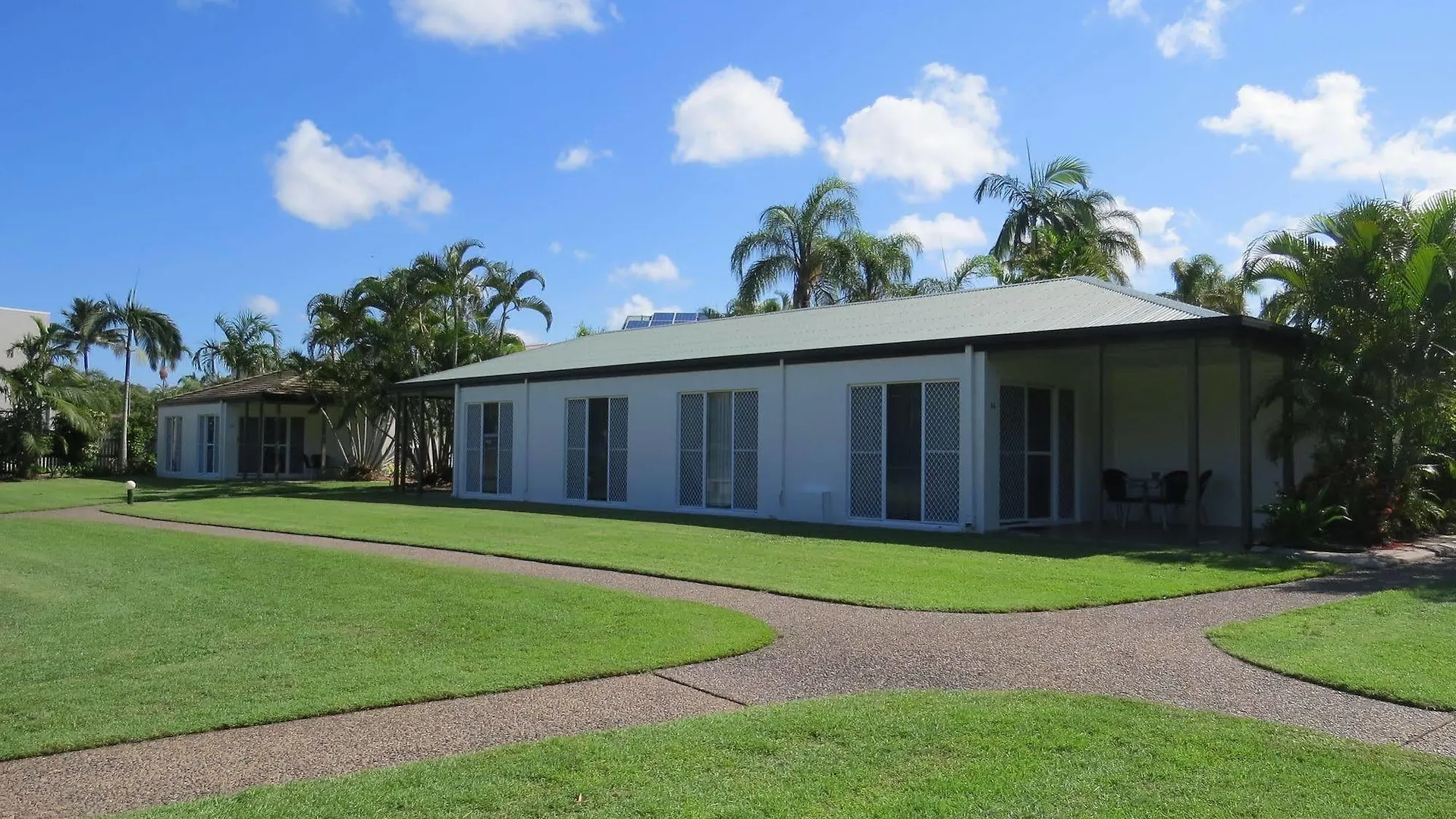 The Shores Holiday Apartments Mackay
