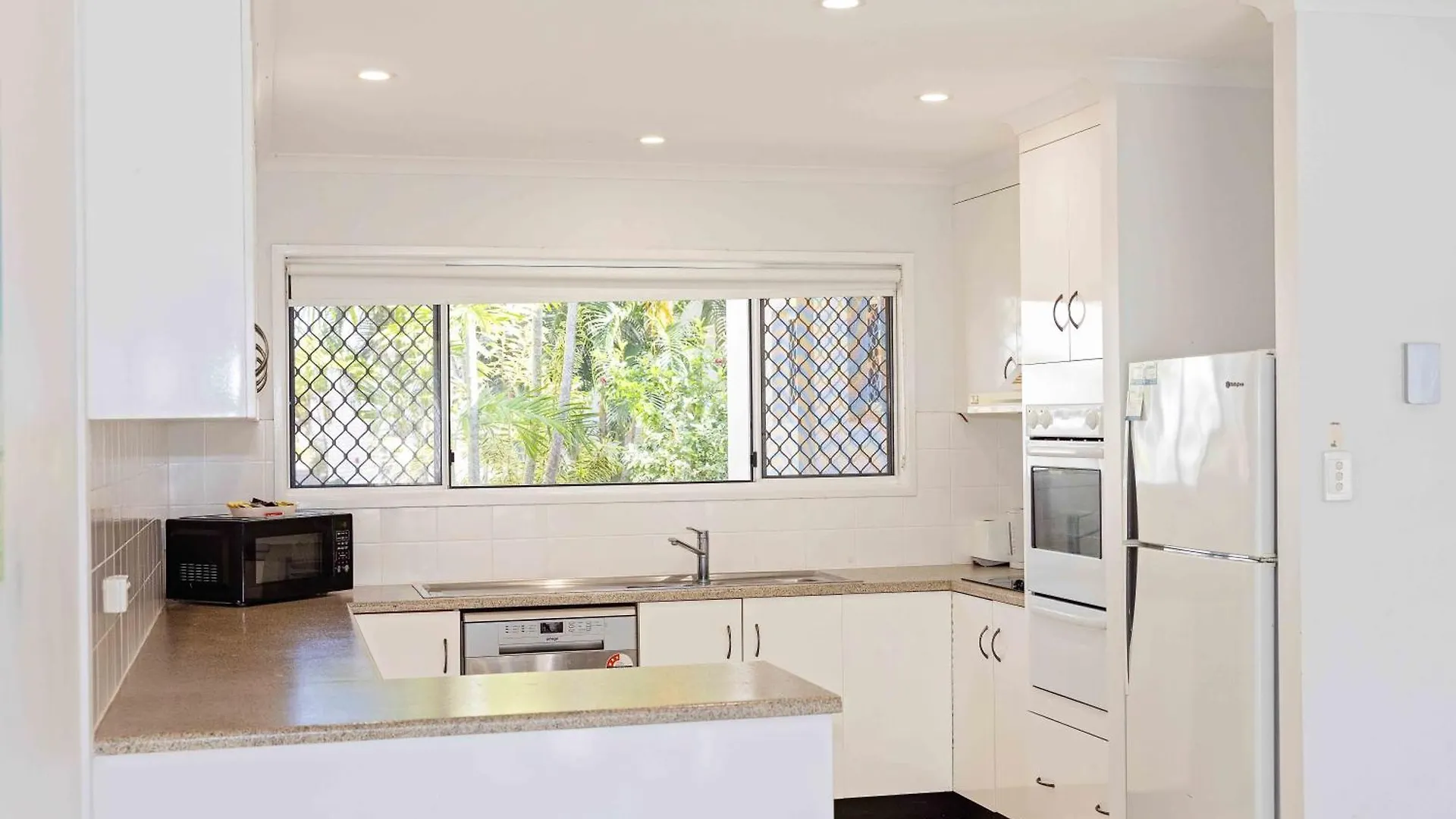 The Shores Holiday Apartments Mackay