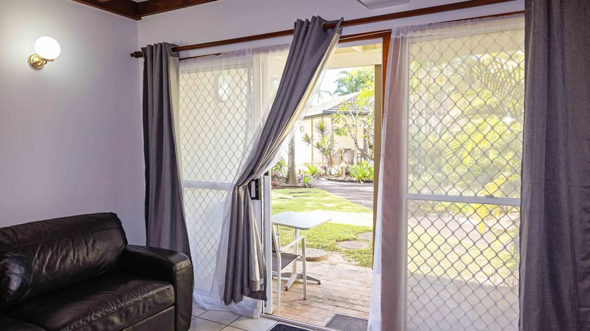 The Shores Holiday Apartments Mackay